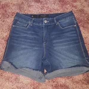 NINE WEST CUFFED JEAN SHORTS NEW Midi 10 or 30 wai